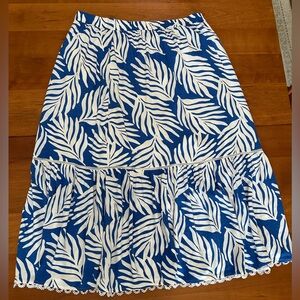 CATO 22/24 W skirt. Hem embellished w/ lace & insert lace at ruffle. Lined.